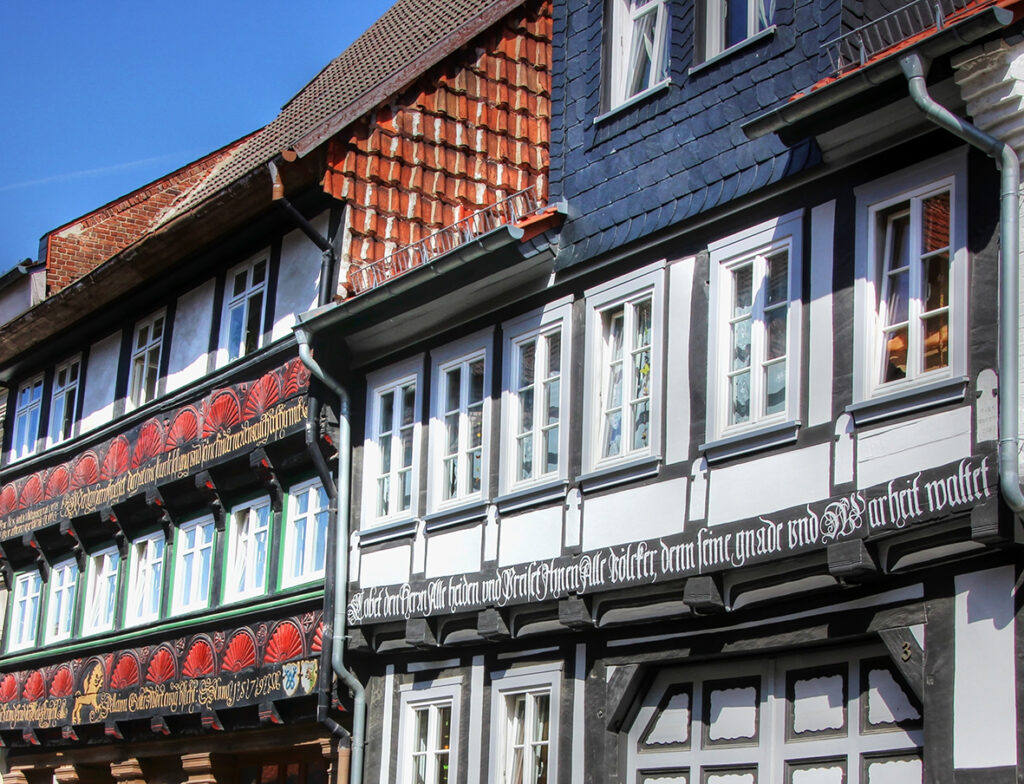 Fachwerk-ensemble & Hausinschriften in Osterwieck