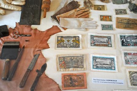Von Ledergeld & Handschuhmachern
